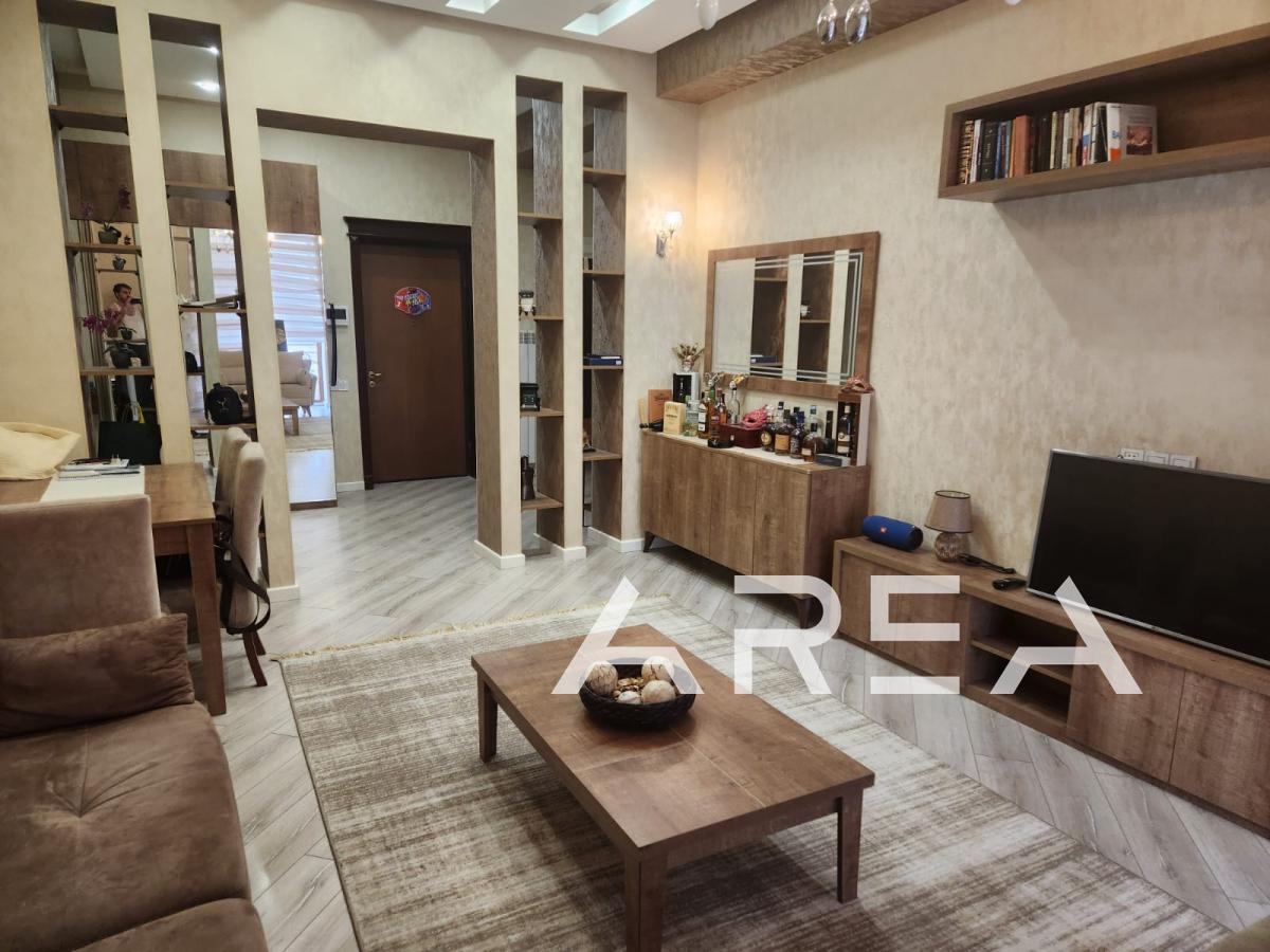 A 3-room renovated apartment is for sale in 